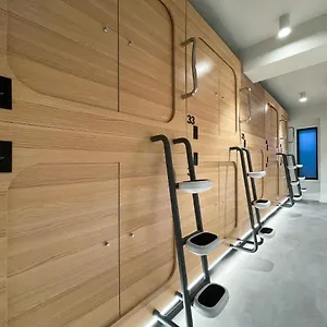  Capsule hotel Airone Capsule